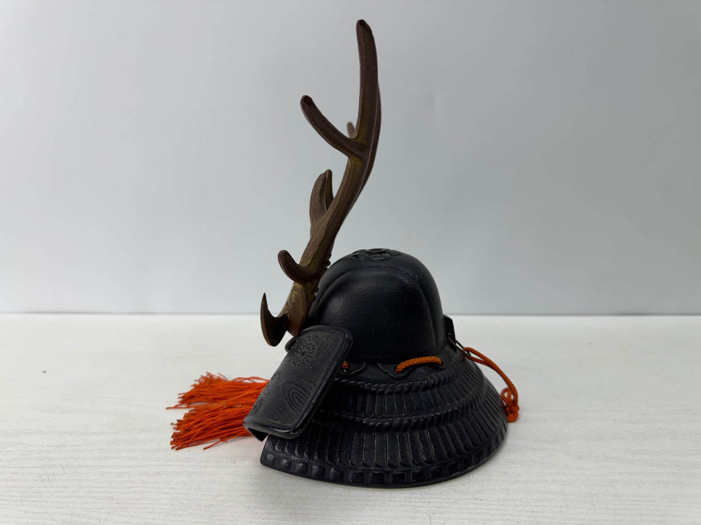 Y10798 OKIMONO iron Small Kabuto helmet figurine armor yoroi Japan antique