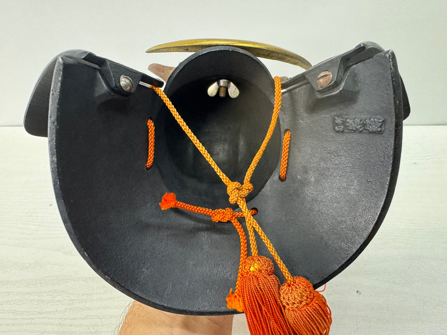 Y10798 OKIMONO iron Small Kabuto helmet figurine armor yoroi Japan antique