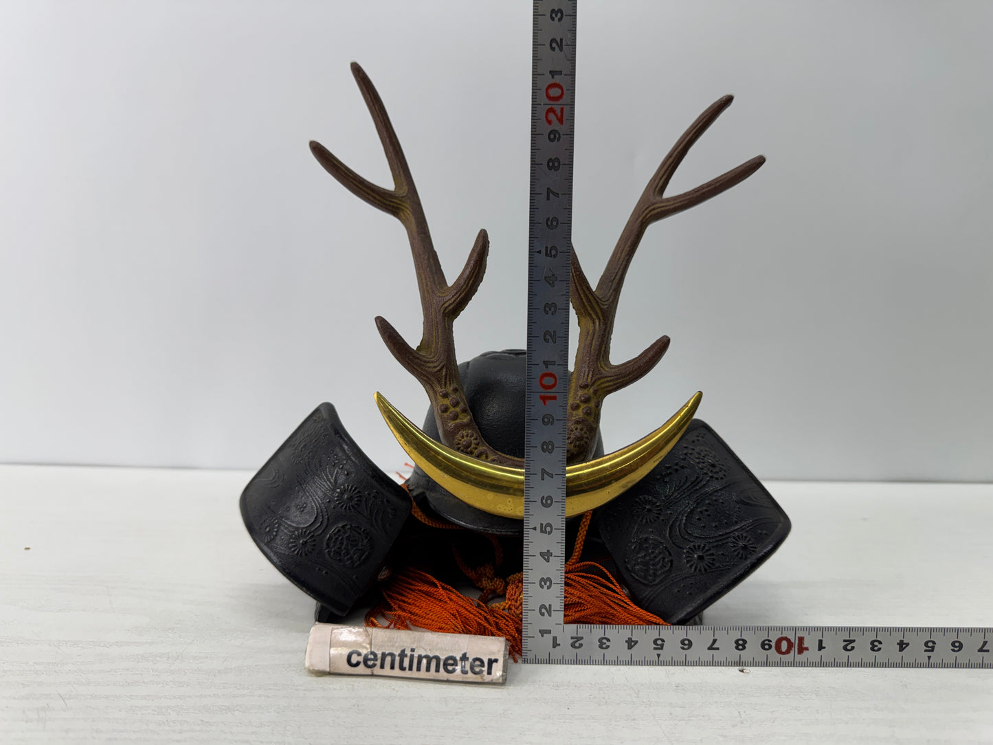 Y10798 OKIMONO iron Small Kabuto helmet figurine armor yoroi Japan antique