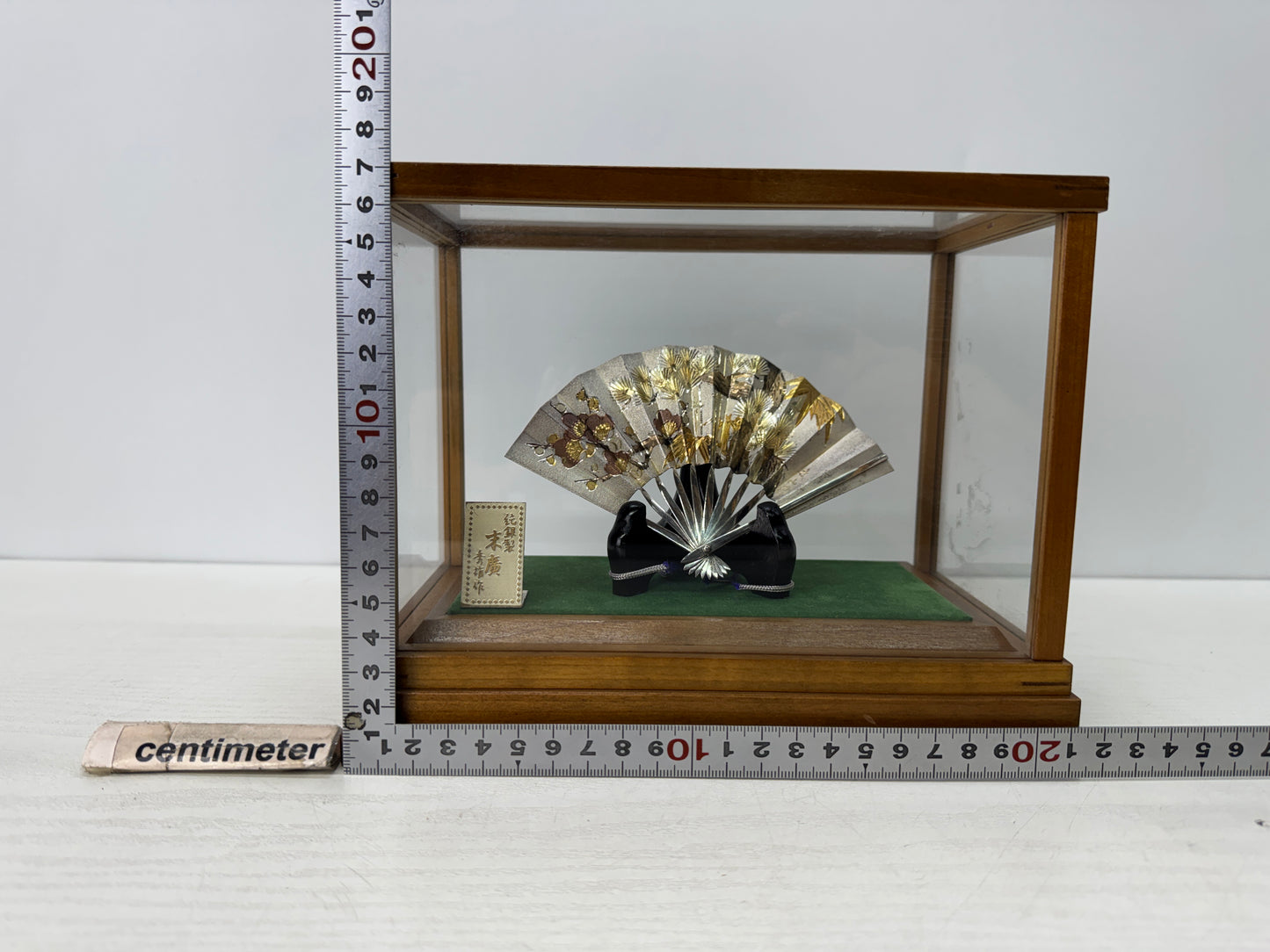 Y10816 OKIMONO Solid Silver Folding Fan signed glass case Japan antique interior