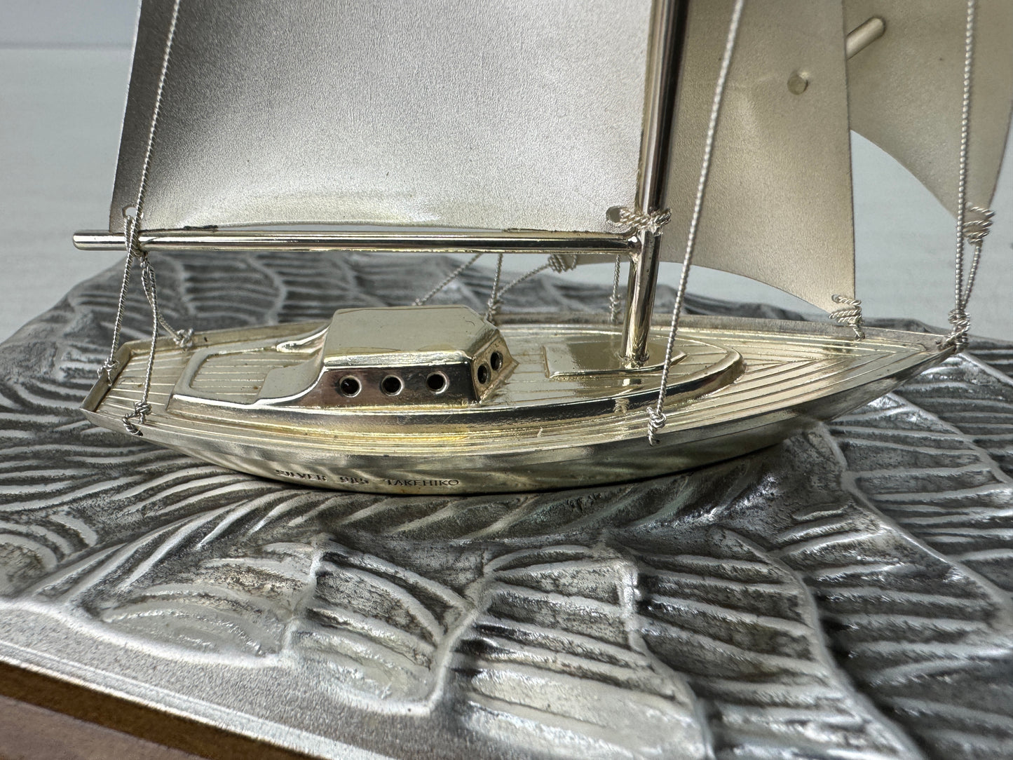 Y10817 OKIMONO Silver Yacht signed glass case Japan antique ornament interior