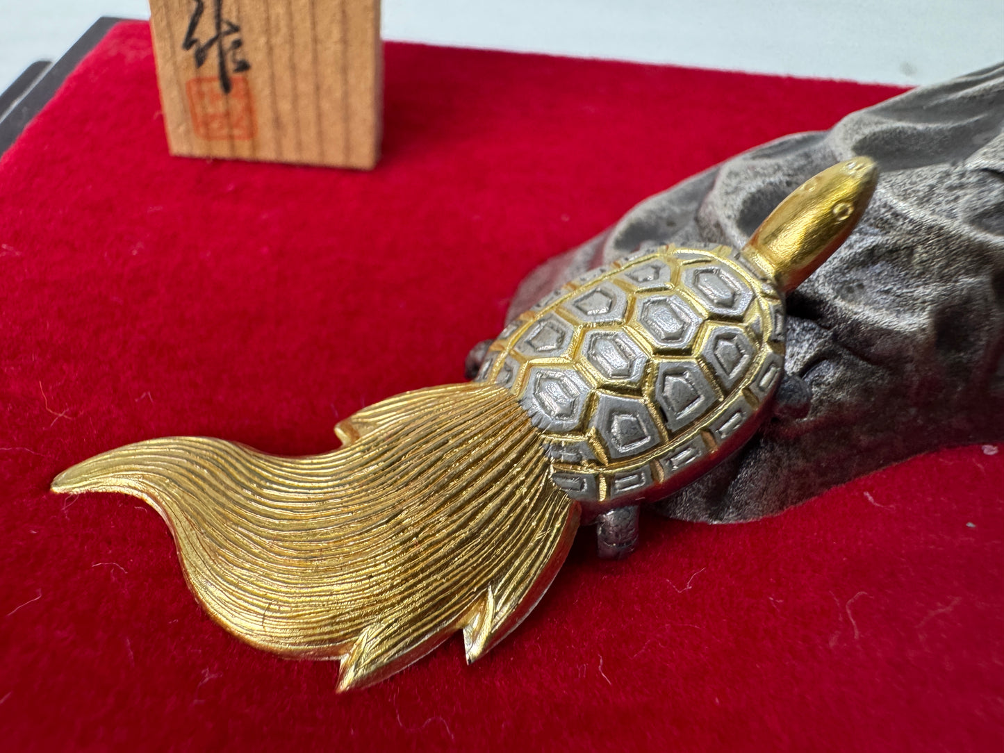 Y10820 OKIMONO Solid Silver Crane Turtle signed glass case Japan antique figure
