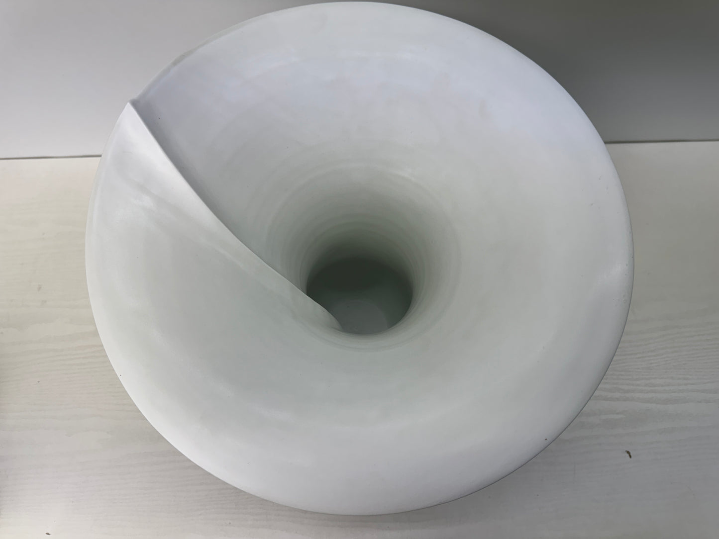Y10831 FLOWER VASE Large White porcelain signed box Japan ikebana floral kabin