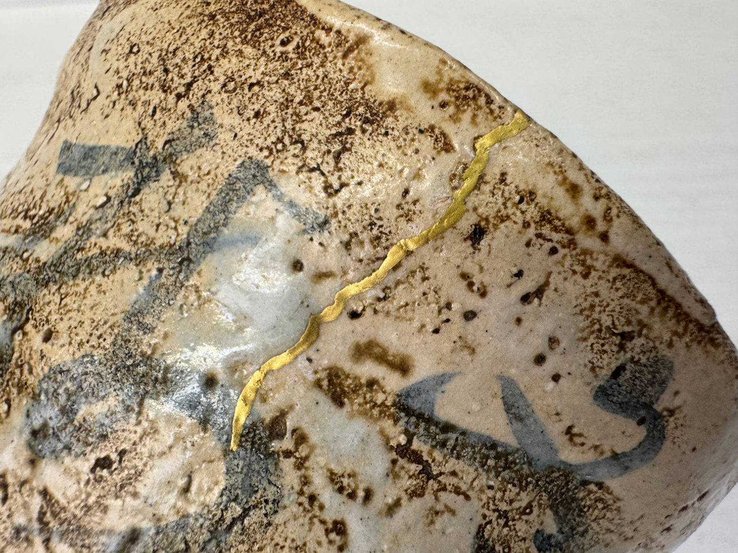 Y10844 CHAWAN Mino-ware kintsugi bowl signed Japan antique tea ceremony pottery