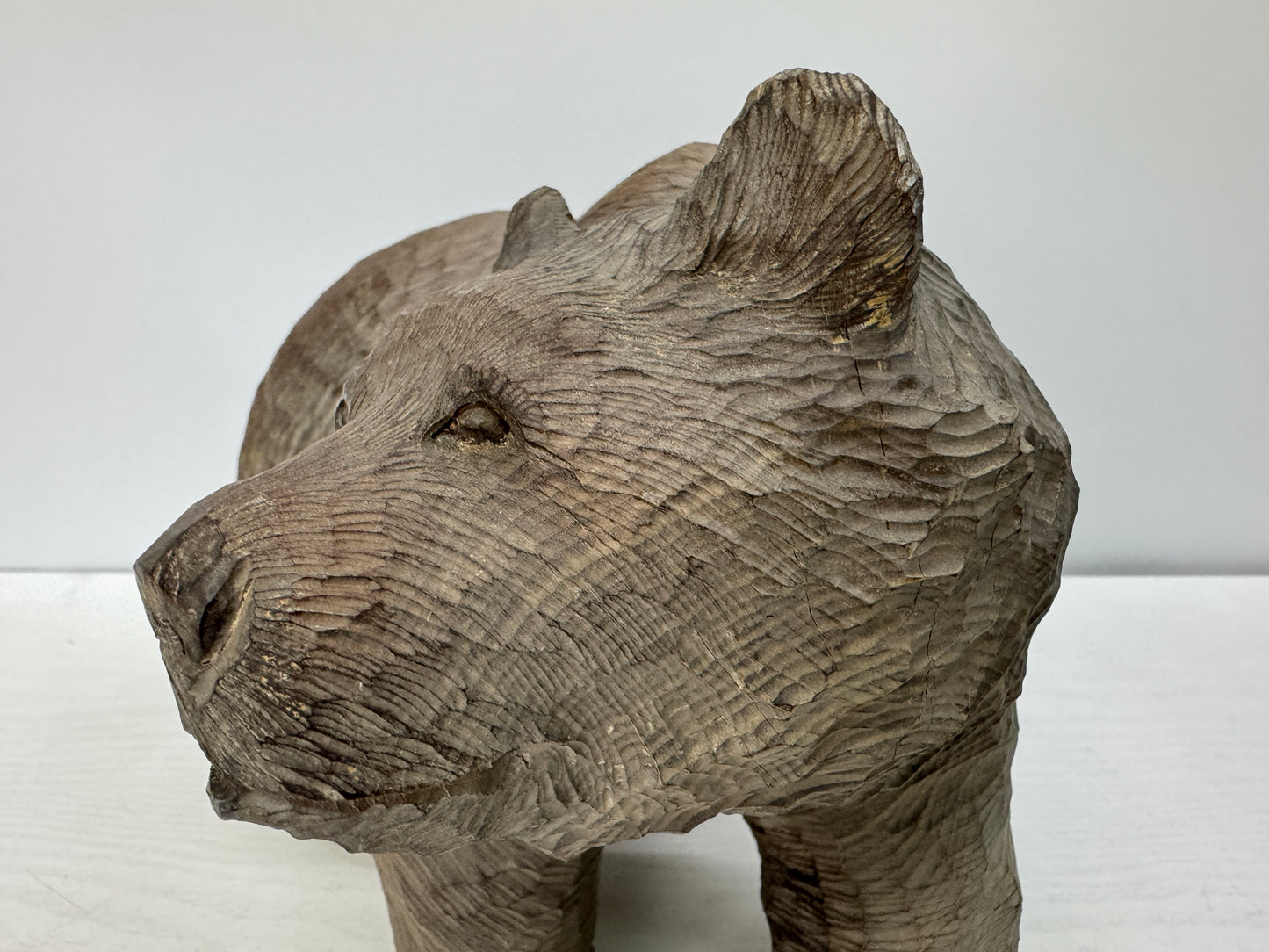 Y10846 OKIMONO wood carving Bear signed wooden tag Japan antique figure figurine