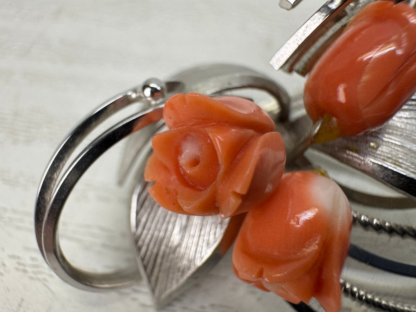 Y10864 BROOCH Genuine Coral Tulip Japan antique jewelry fashion accessory pin