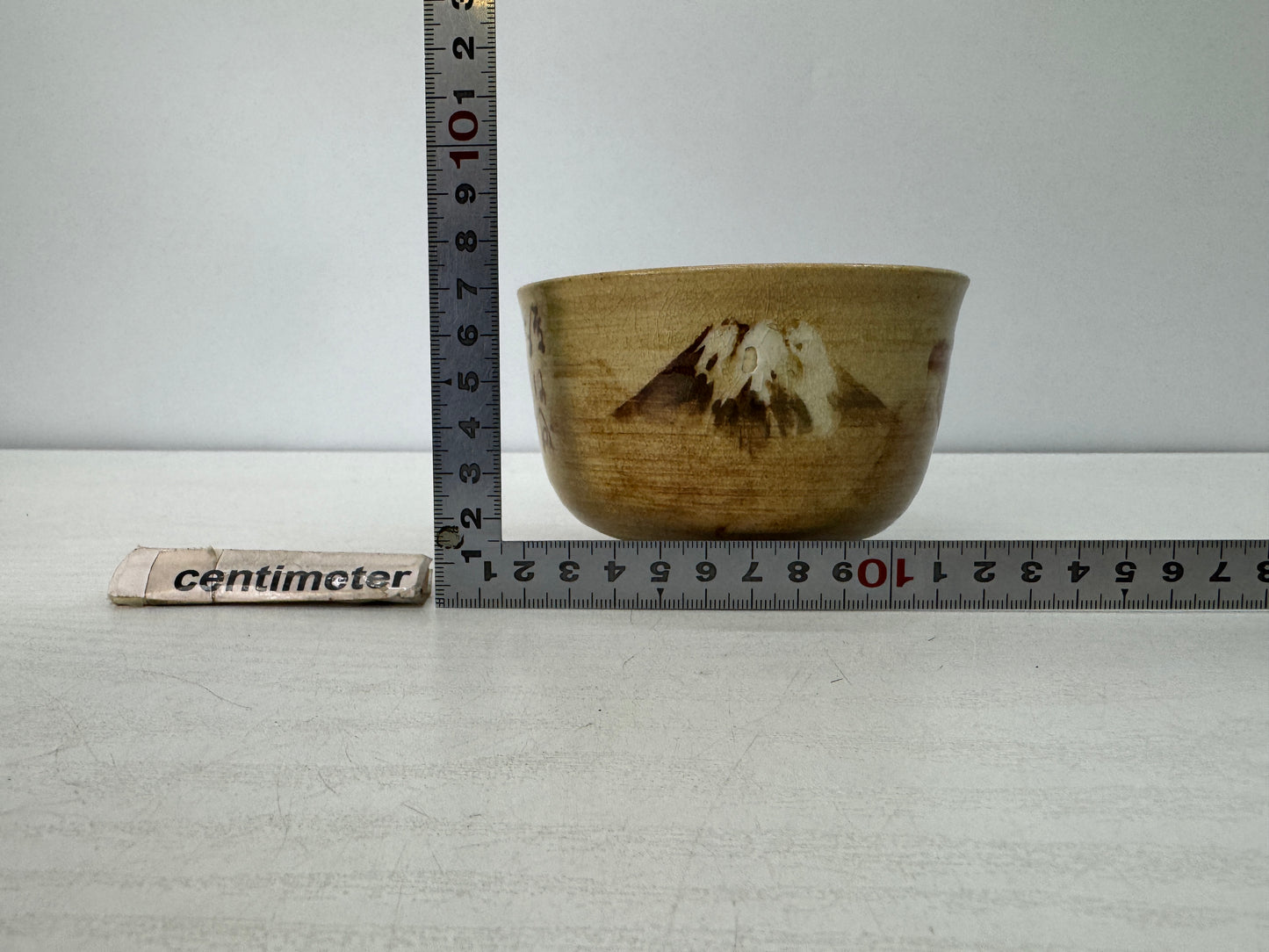 Y10871 CHAWAN Mino-ware bowl signed Mt. Fuji Japan antique tea ceremony pottery