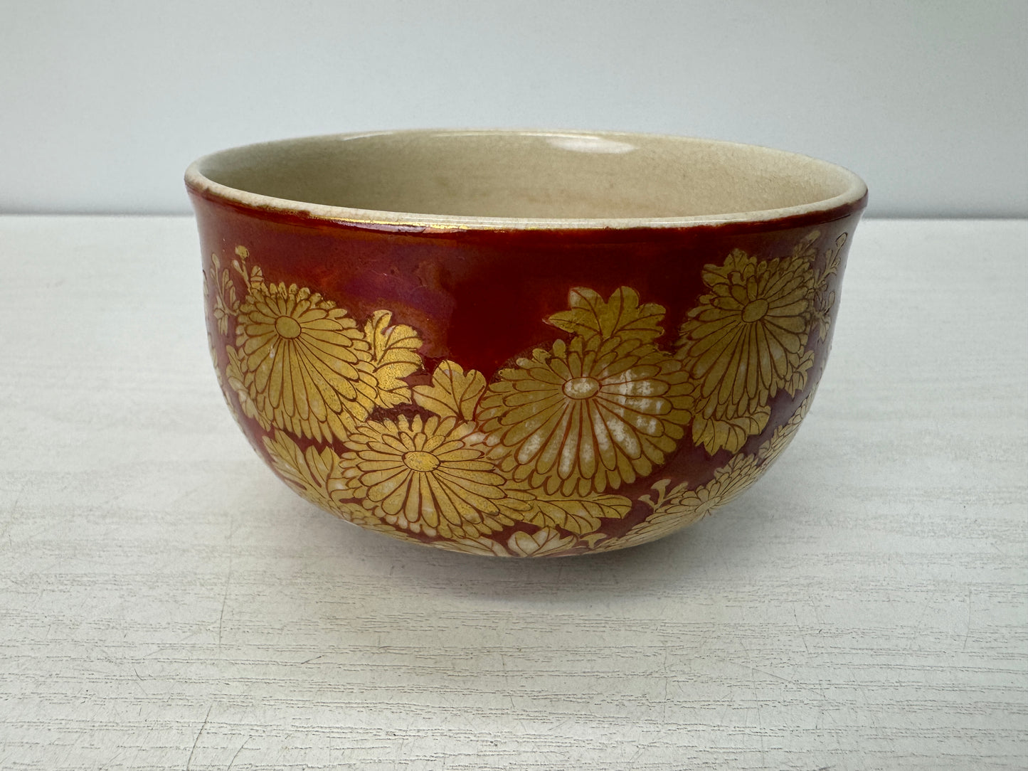 Y10872 CHAWAN Kutani-ware red bowl signed Japan antique tea ceremony pottery cup