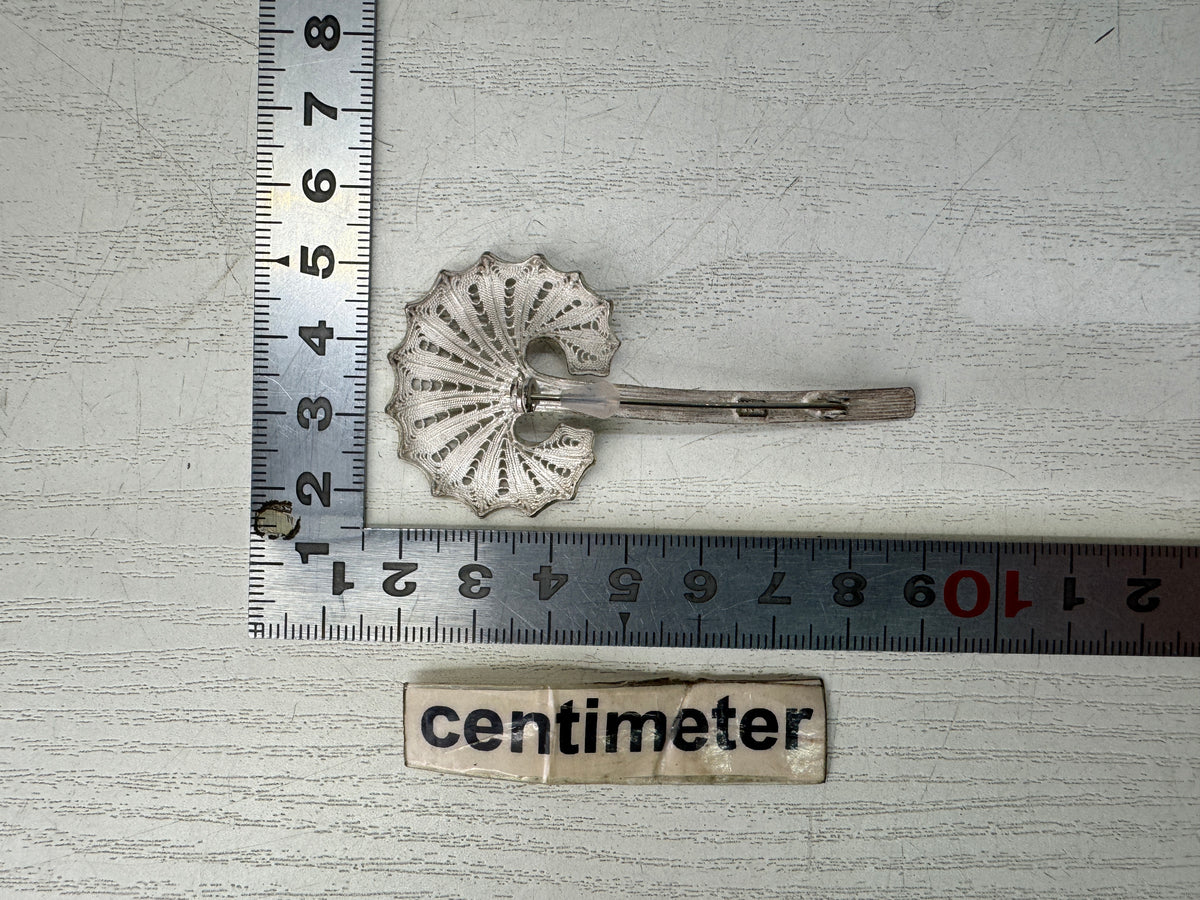 Y10892 BROOCH Silverwork Ginkgo leaf signed box Japan antique jewelry accessory