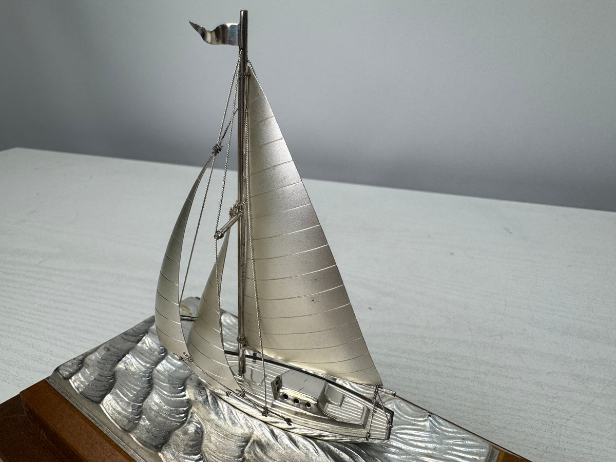 Y10894 OKIMONO Silver Yacht signed glass case Japan antique ornament interior