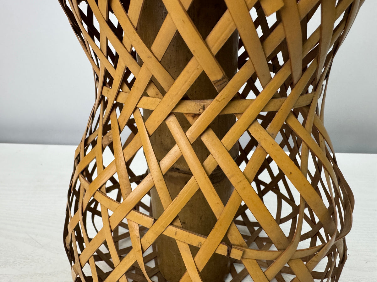 Y10899 Bamboo Woven Basket Gourd shape vase signed Japan antique ikebana decor