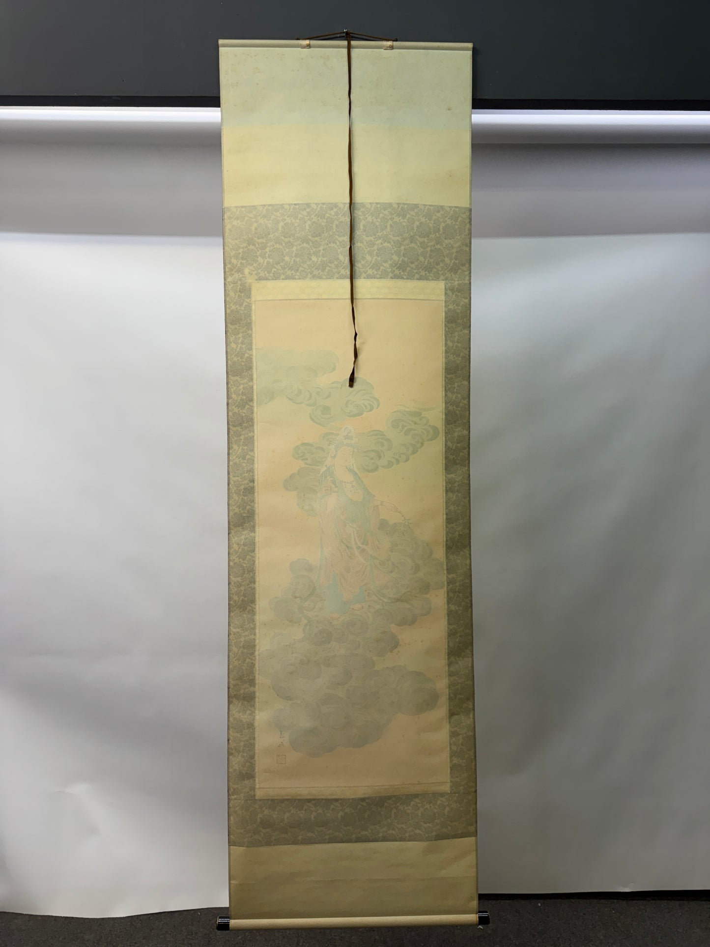 Y10908 KAKEJIKU Hanging scroll Kannon on clouds signed box Japan antique art
