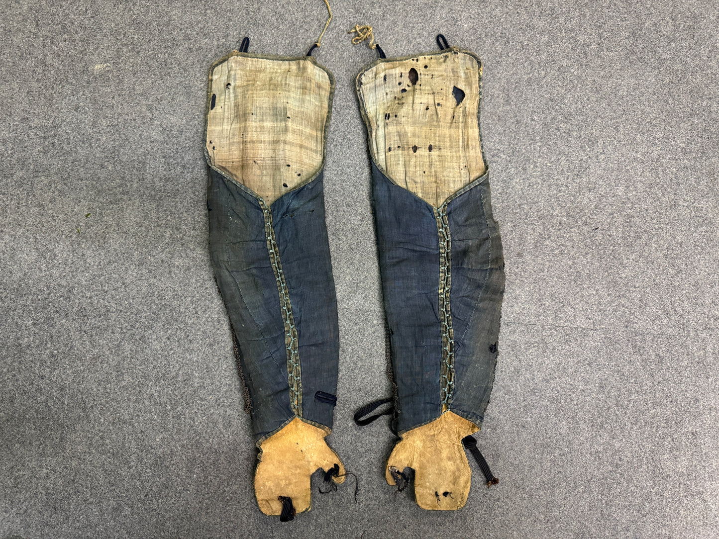 Y10927 YOROI Iron gauntlets Kote samurai armor protective gear Japan antique