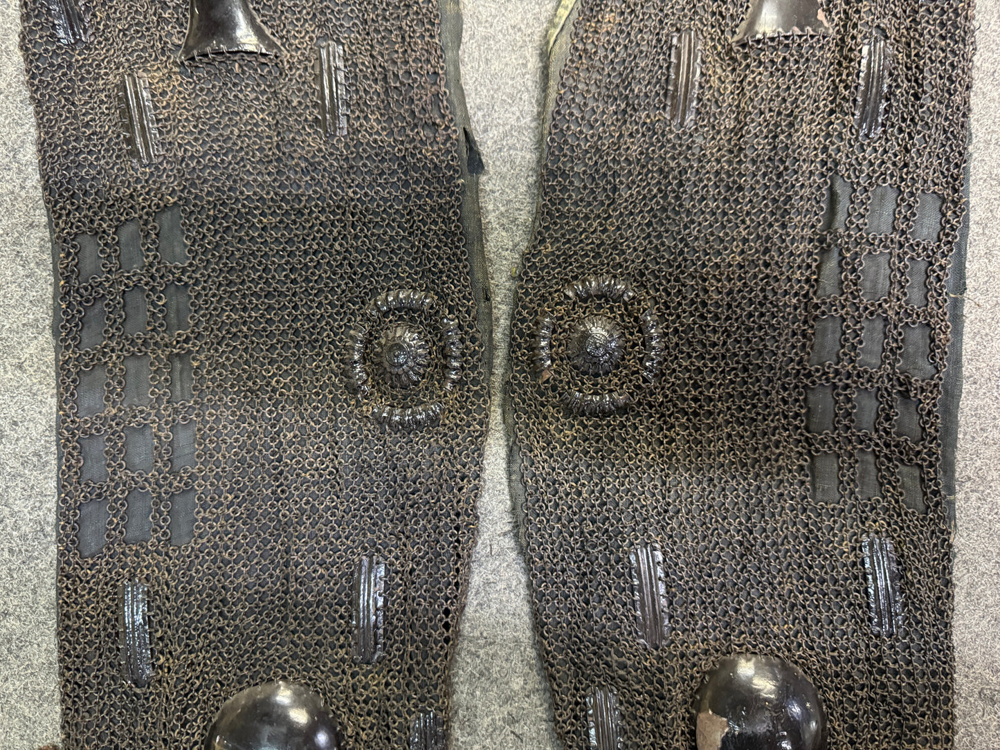 Y10927 YOROI Iron gauntlets Kote samurai armor protective gear Japan antique