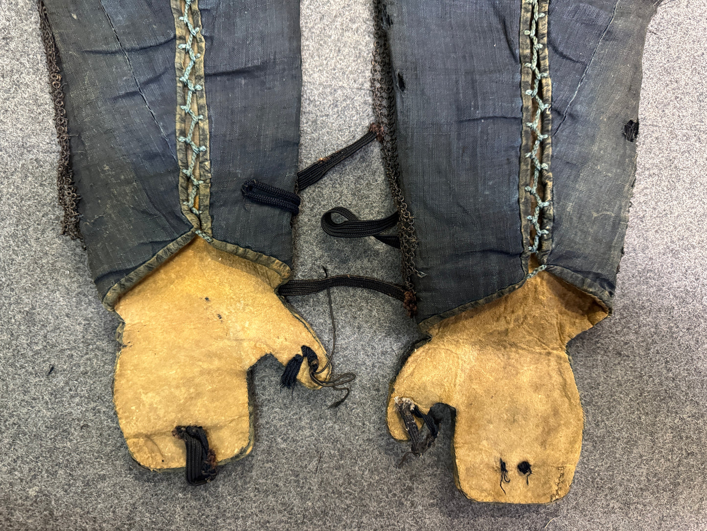 Y10927 YOROI Iron gauntlets Kote samurai armor protective gear Japan antique