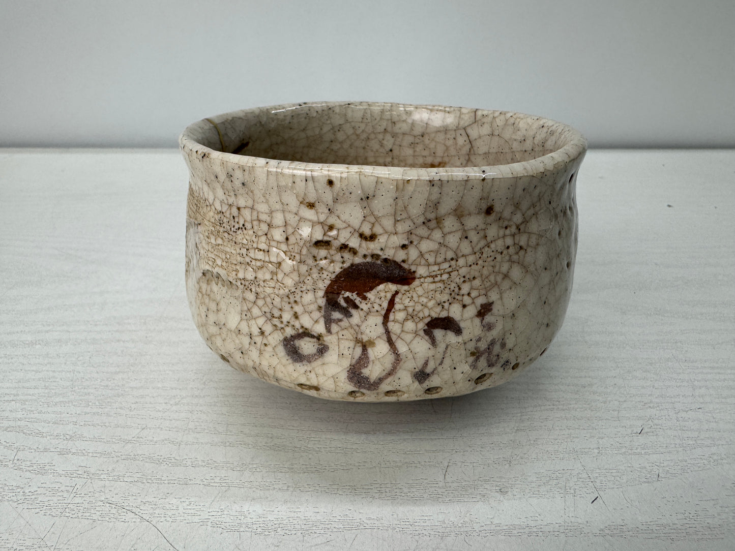 Y10934 CHAWAN Shino-ware kintsugi bowl signed Japan antique tea ceremony pottery