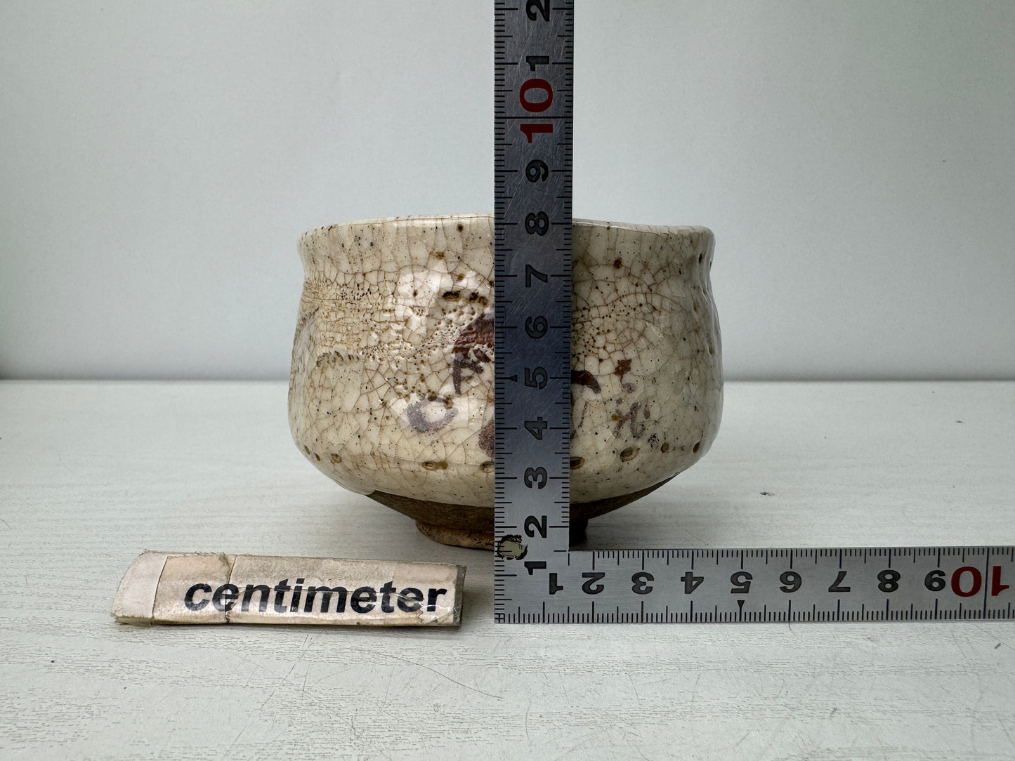 Y10934 CHAWAN Shino-ware kintsugi bowl signed Japan antique tea ceremony pottery