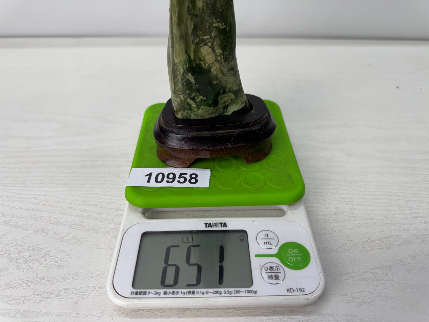 Y10958 OKIMONO Taiwan Jade raw viewing stone wooden stand Japan antique interior