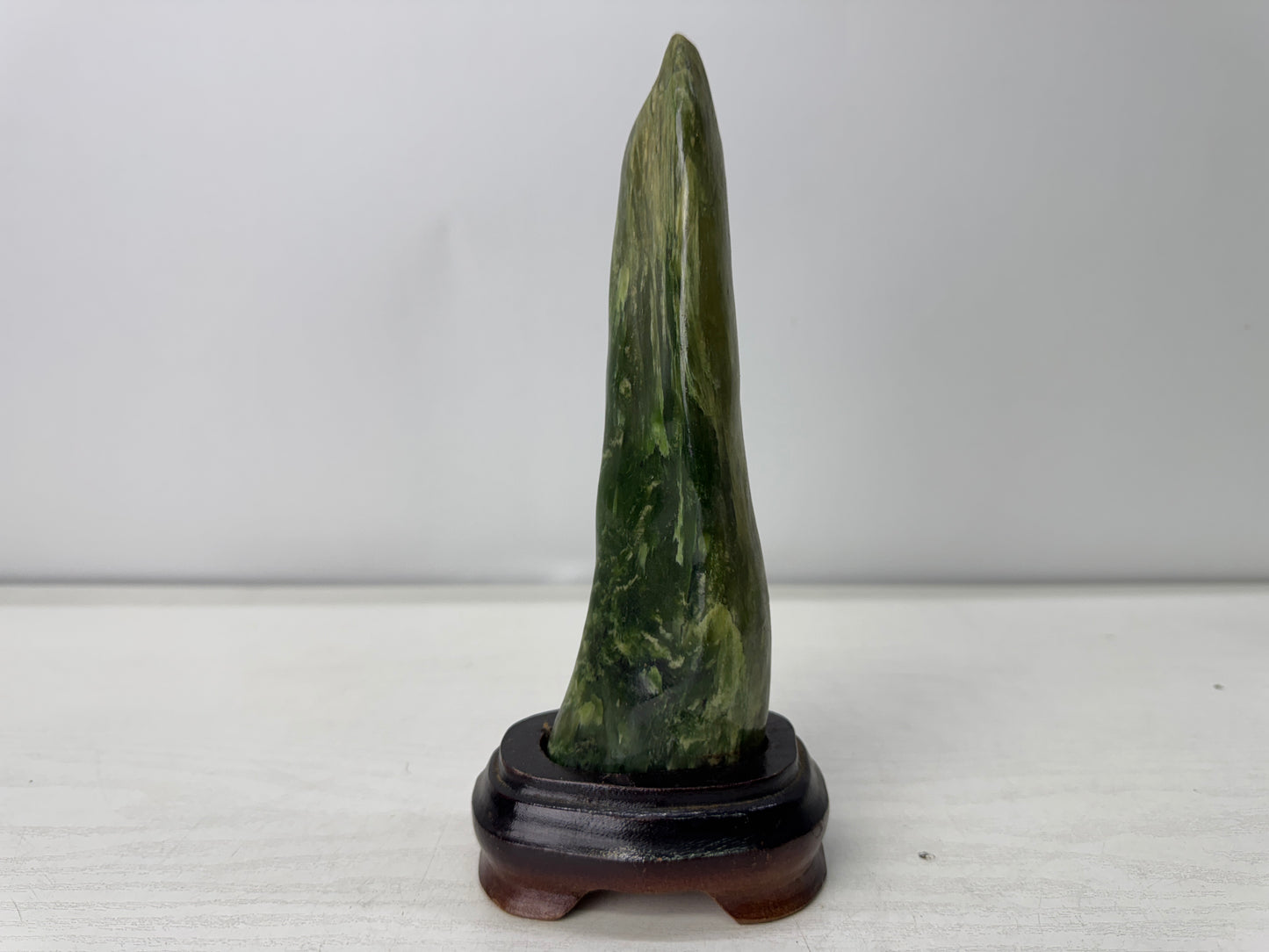 Y10958 OKIMONO Taiwan Jade raw viewing stone wooden stand Japan antique interior
