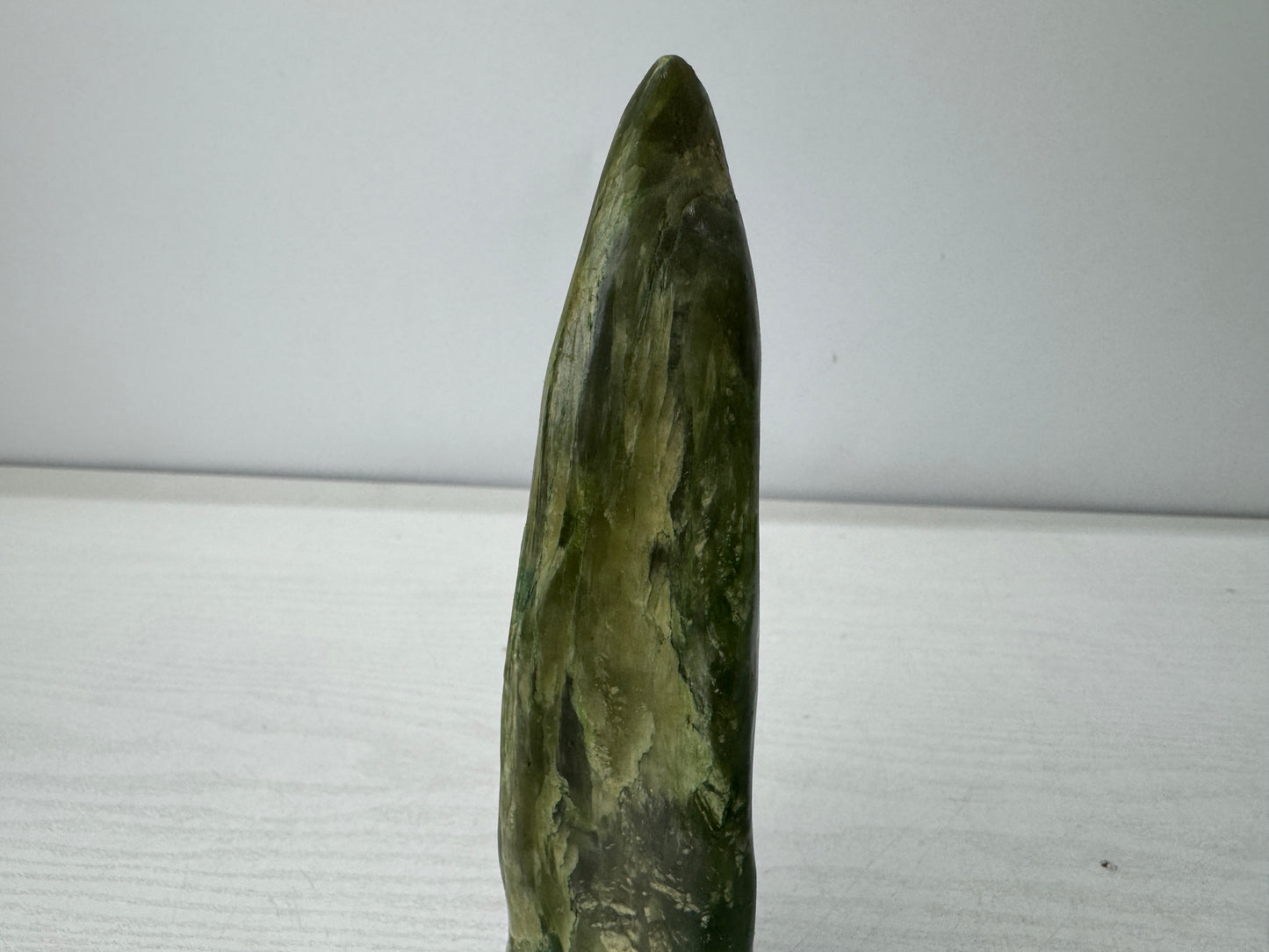 Y10958 OKIMONO Taiwan Jade raw viewing stone wooden stand Japan antique interior