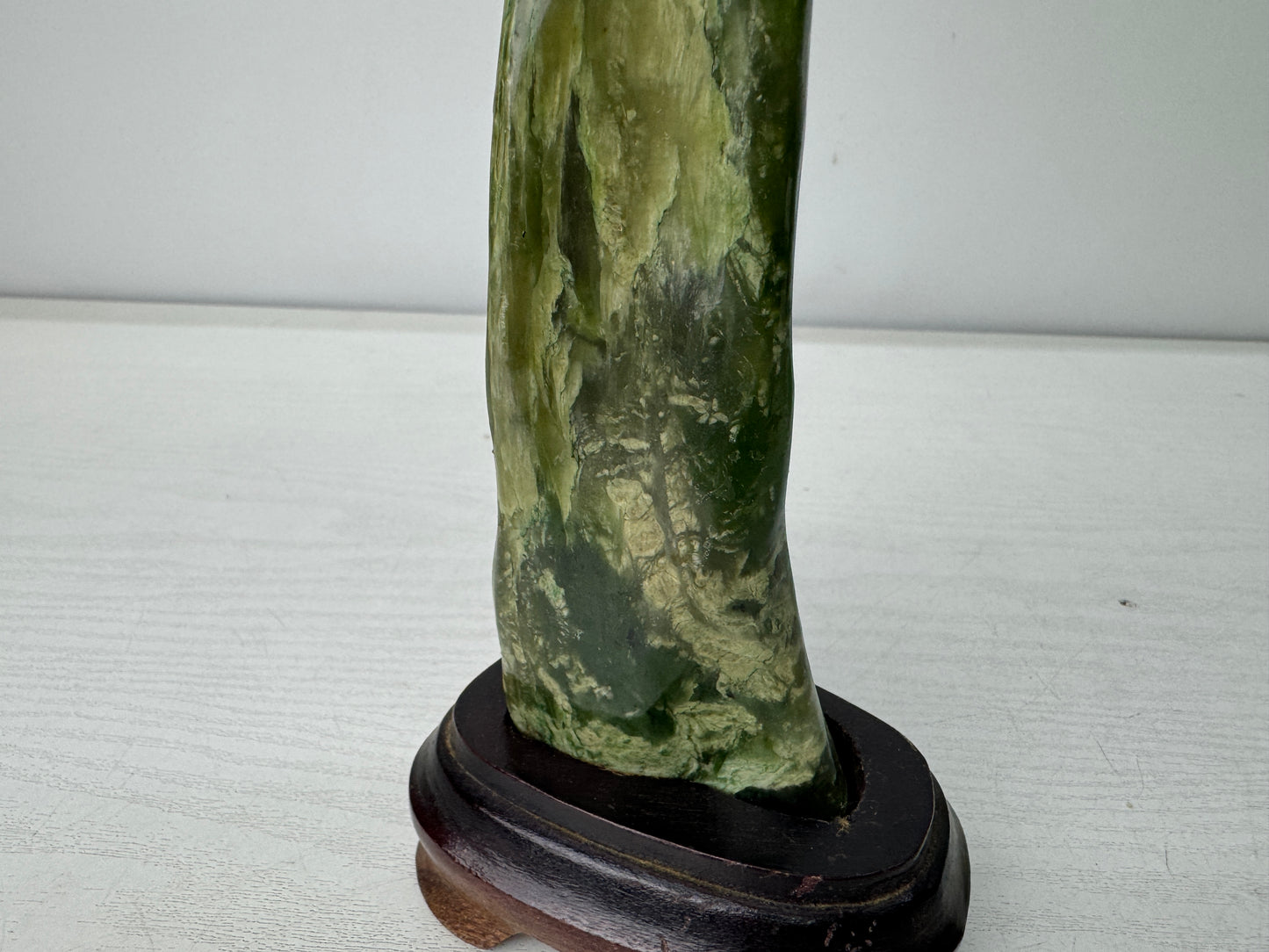 Y10958 OKIMONO Taiwan Jade raw viewing stone wooden stand Japan antique interior