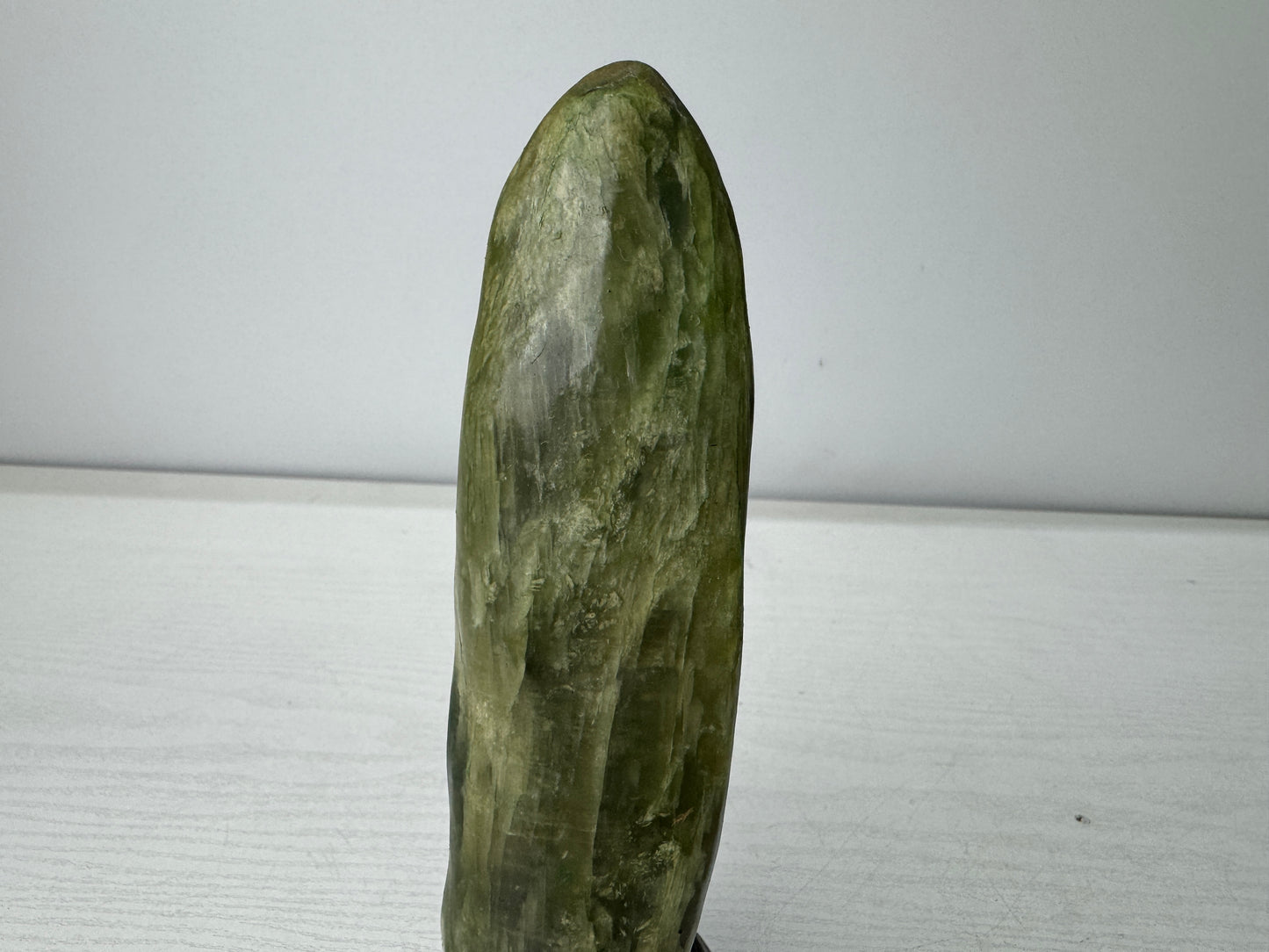 Y10958 OKIMONO Taiwan Jade raw viewing stone wooden stand Japan antique interior