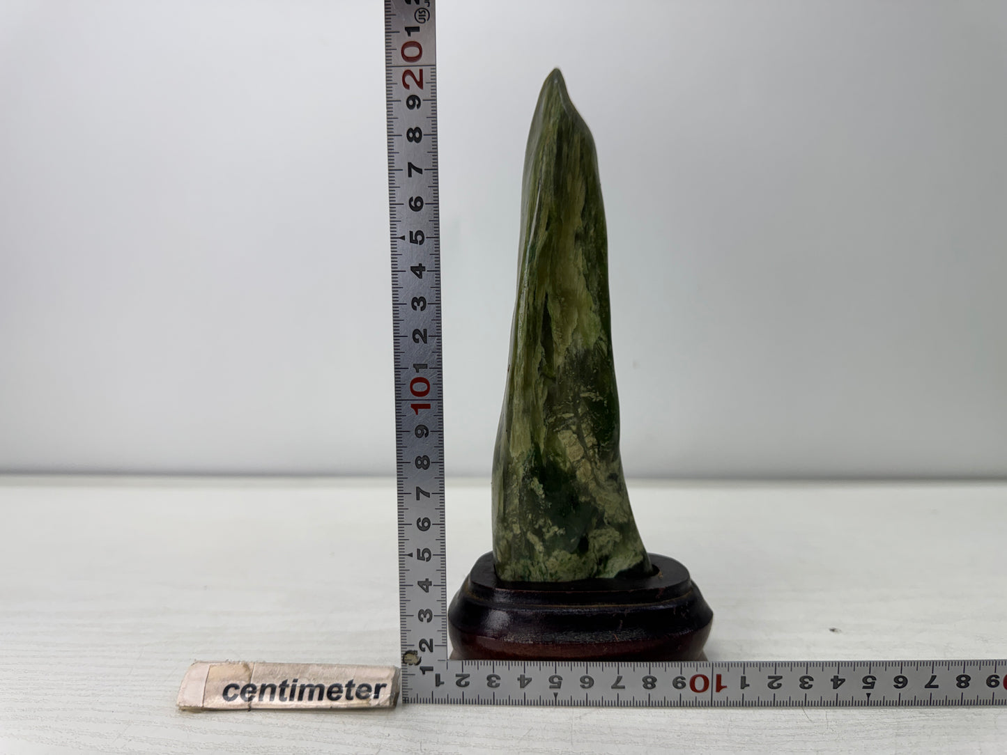 Y10958 OKIMONO Taiwan Jade raw viewing stone wooden stand Japan antique interior