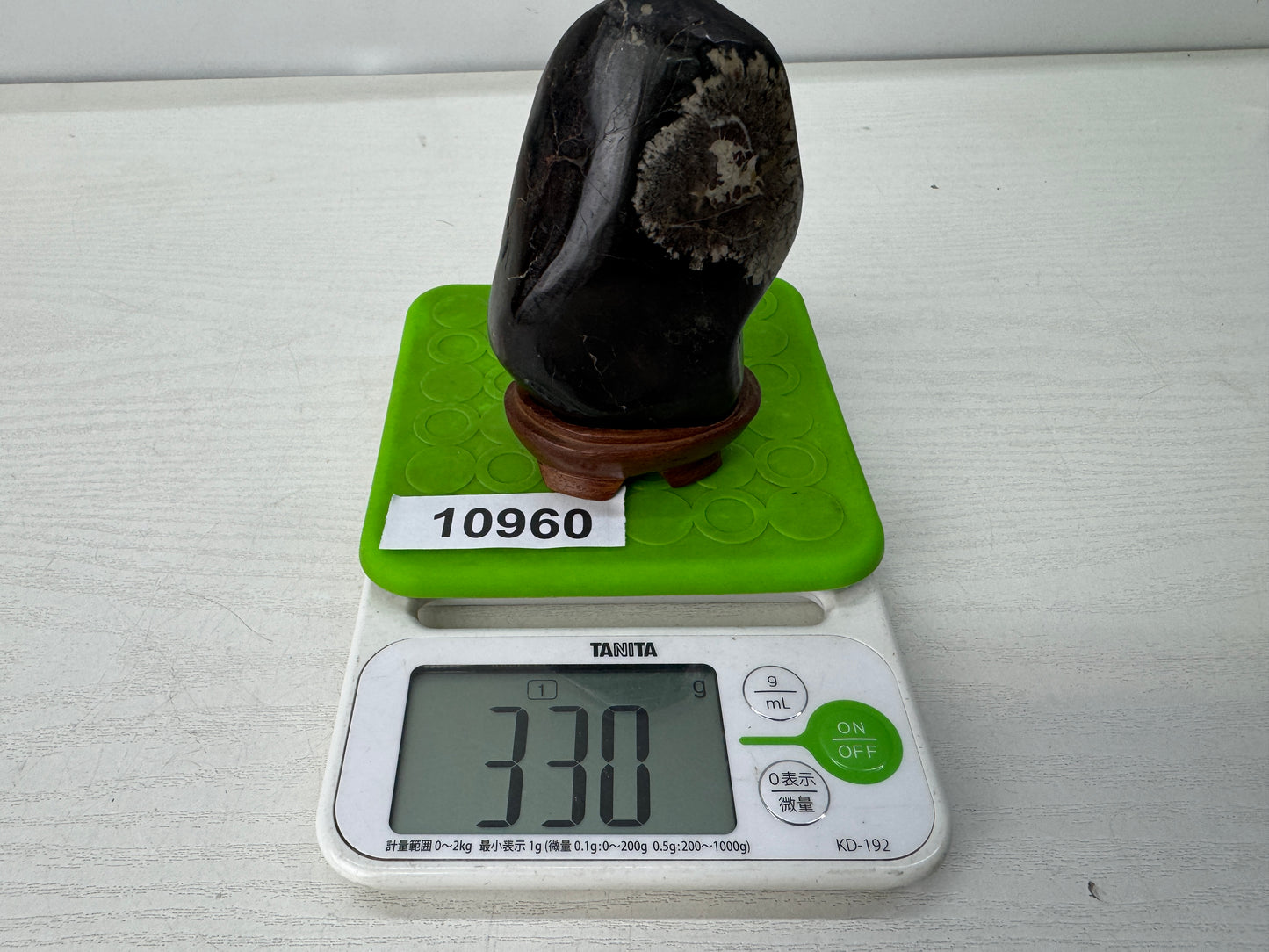 Y10960 OKIMONO Chrysanthemum stone wooden stand suiseki Japan antique interior