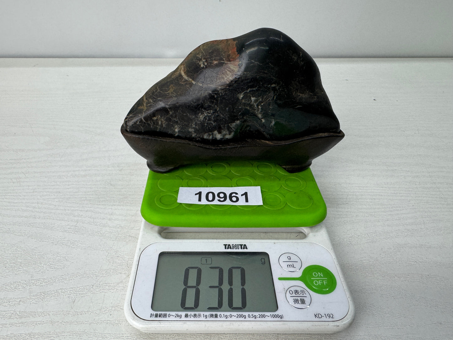 Y10961 OKIMONO Chrysanthemum stone wooden stand suiseki Japan antique interior