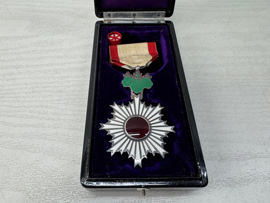 Y10976 KUNSHO 6th Class Order of the Rising Sun box Japanese military medal