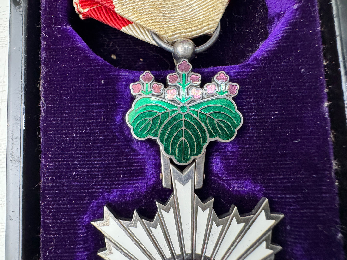 Y10976 KUNSHO 6th Class Order of the Rising Sun box Japanese military medal