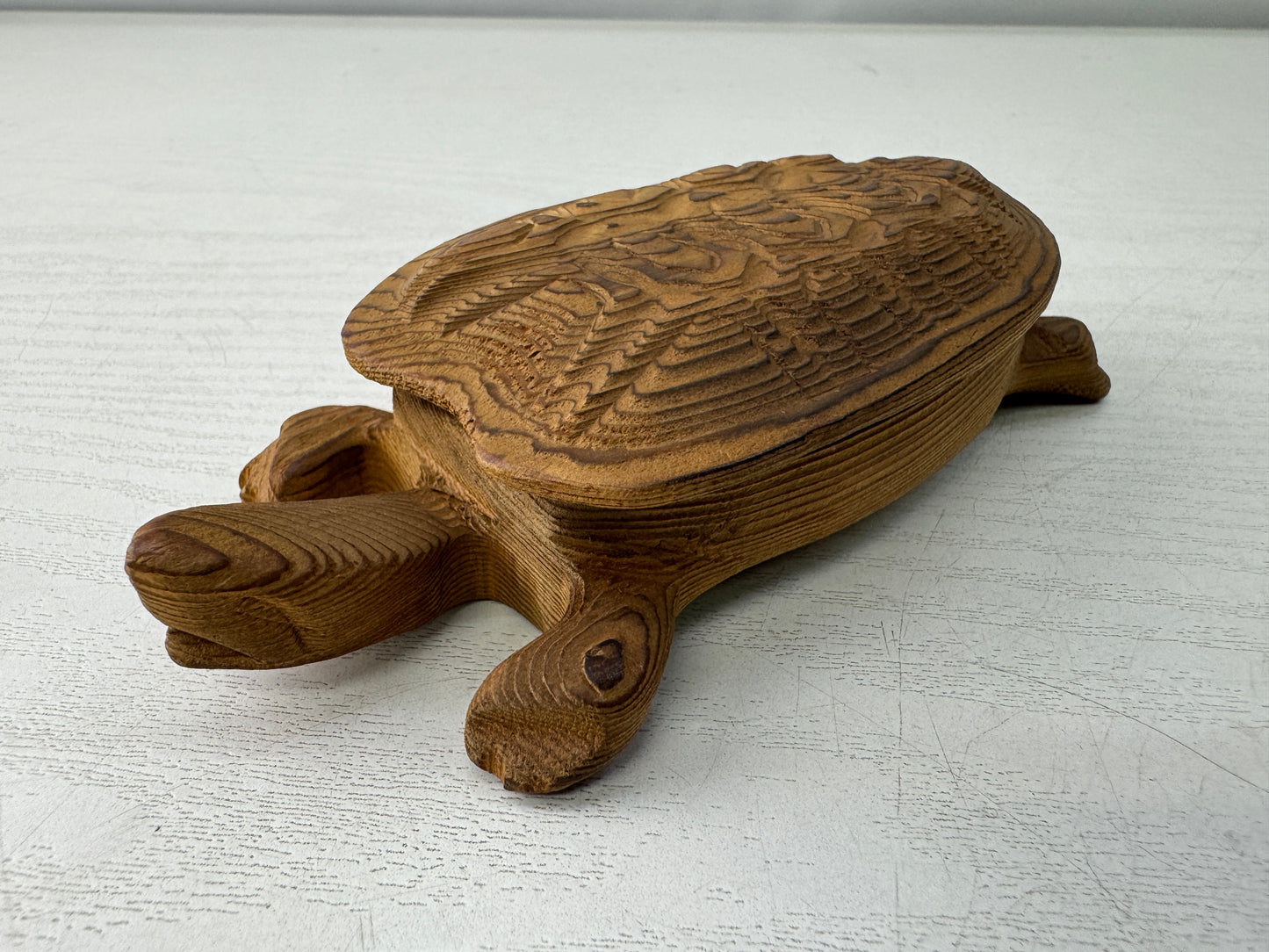Y10978 BOX cedar wood carving Turtle accessory trinket container Japan antique