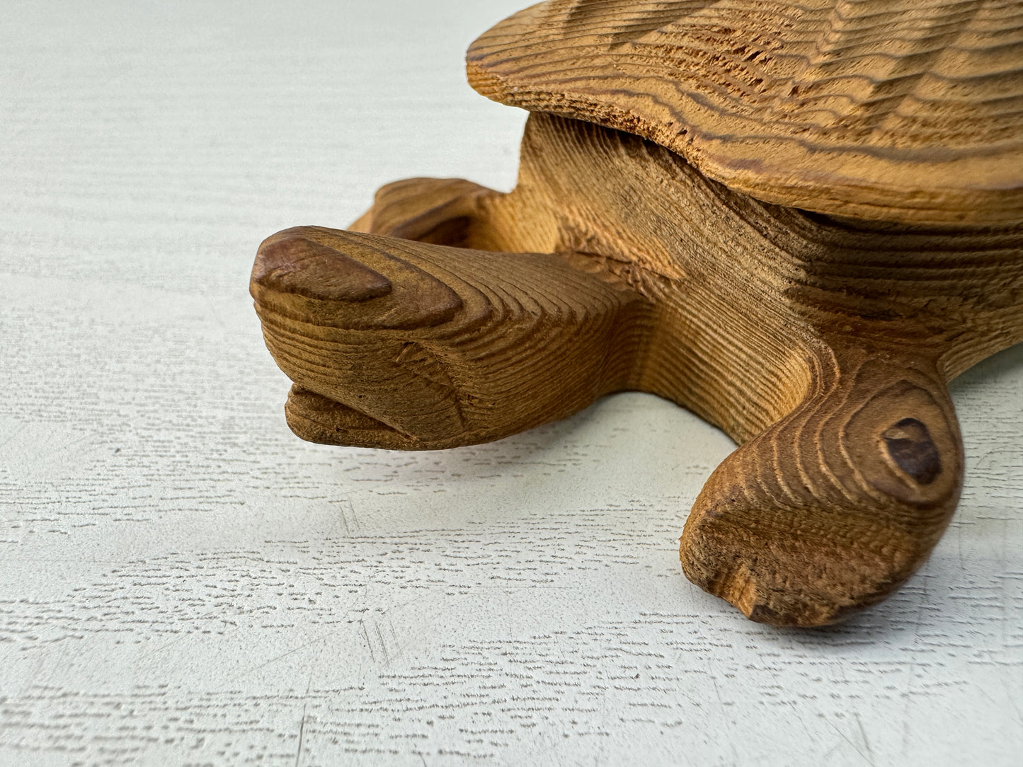 Y10978 BOX cedar wood carving Turtle accessory trinket container Japan antique