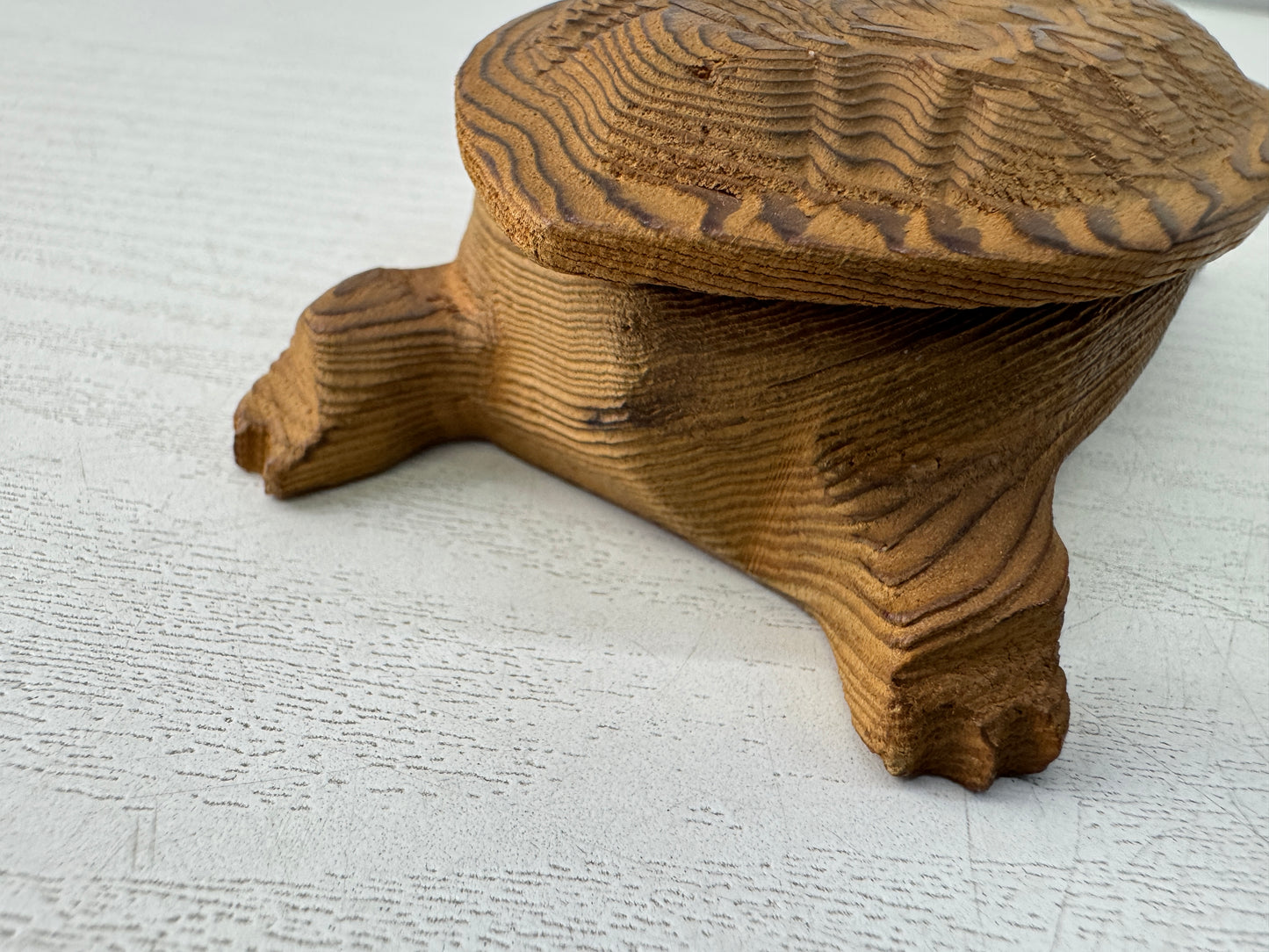 Y10978 BOX cedar wood carving Turtle accessory trinket container Japan antique
