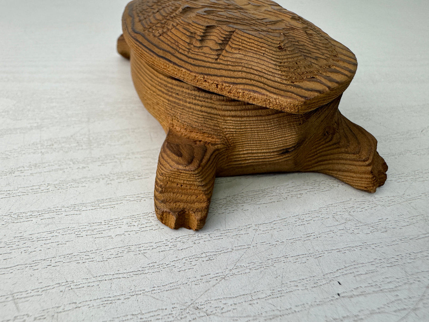 Y10978 BOX cedar wood carving Turtle accessory trinket container Japan antique