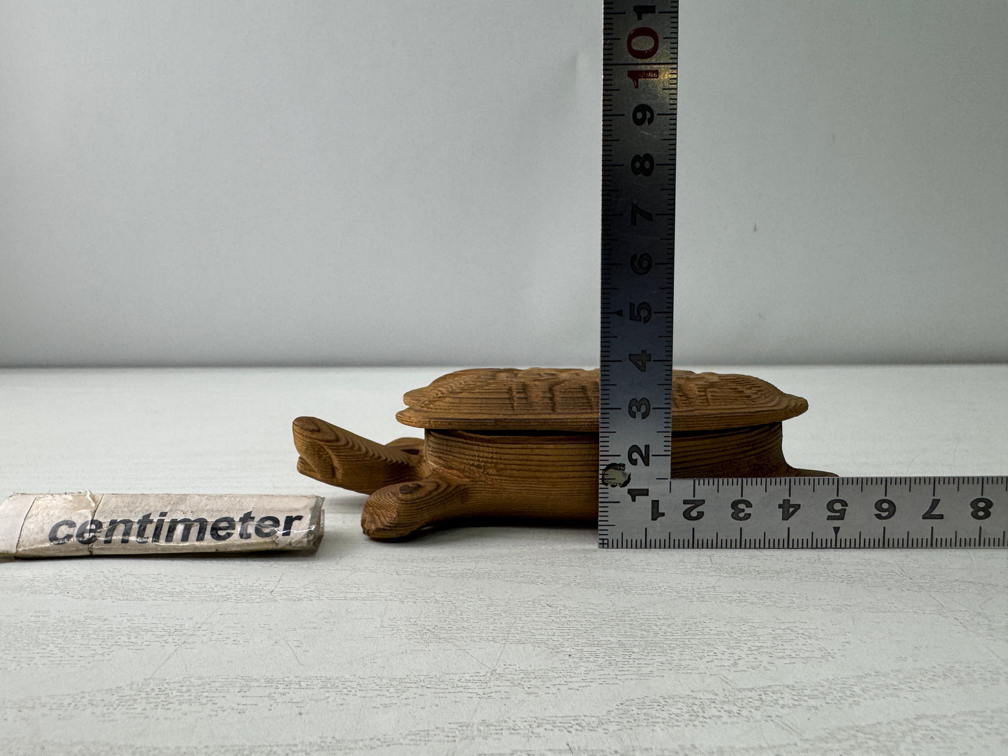 Y10978 BOX cedar wood carving Turtle accessory trinket container Japan antique