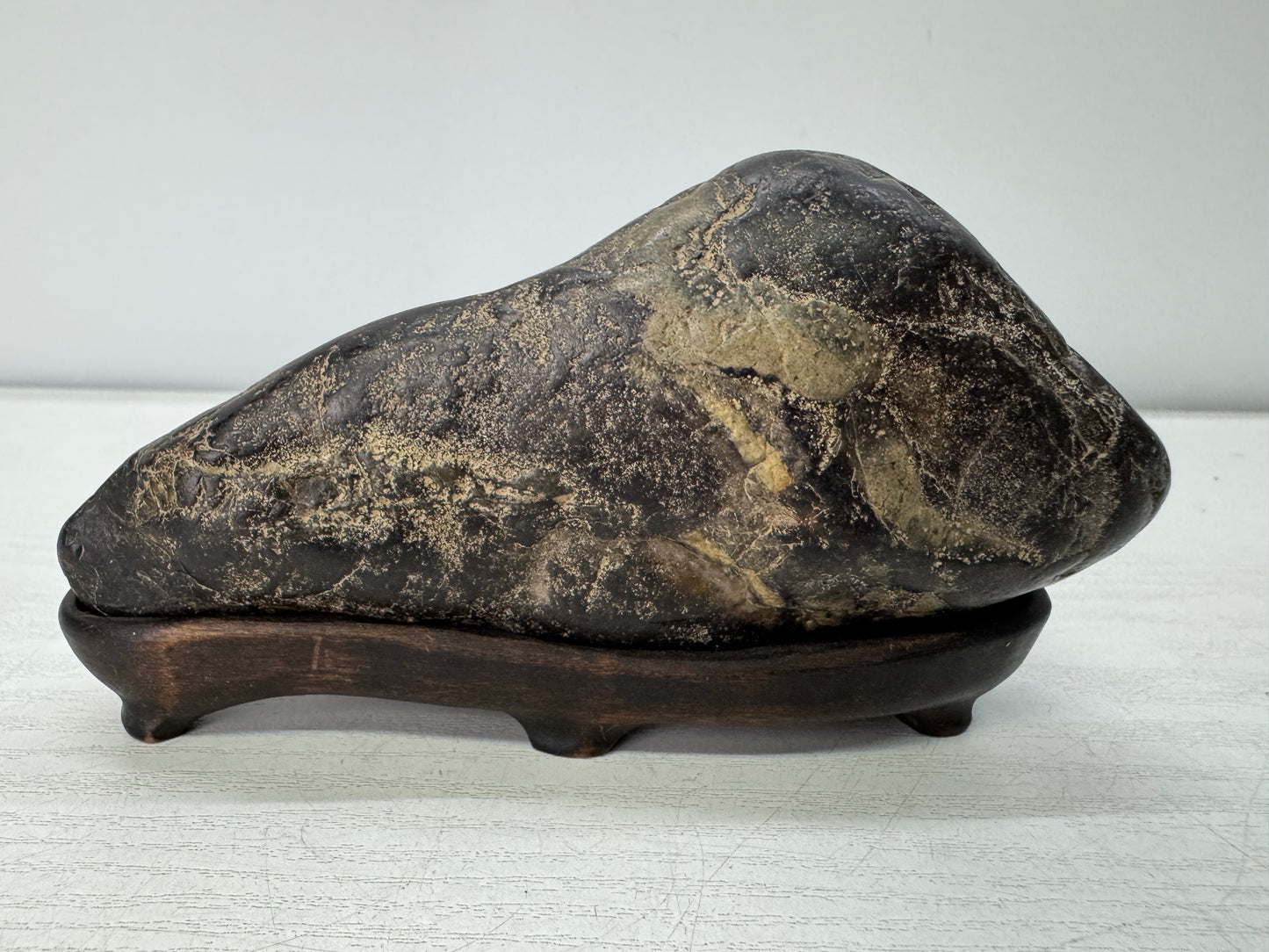 Y10992 OKIMONO Suiseki black viewing stone wooden stand Japan antique interior