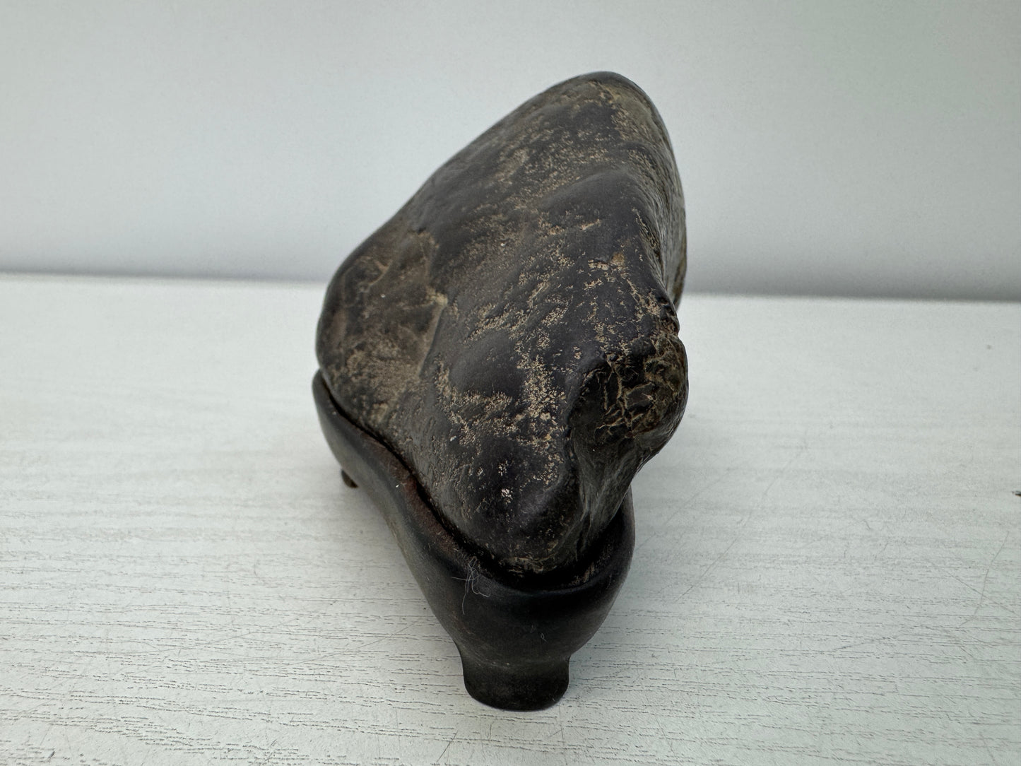 Y10992 OKIMONO Suiseki black viewing stone wooden stand Japan antique interior