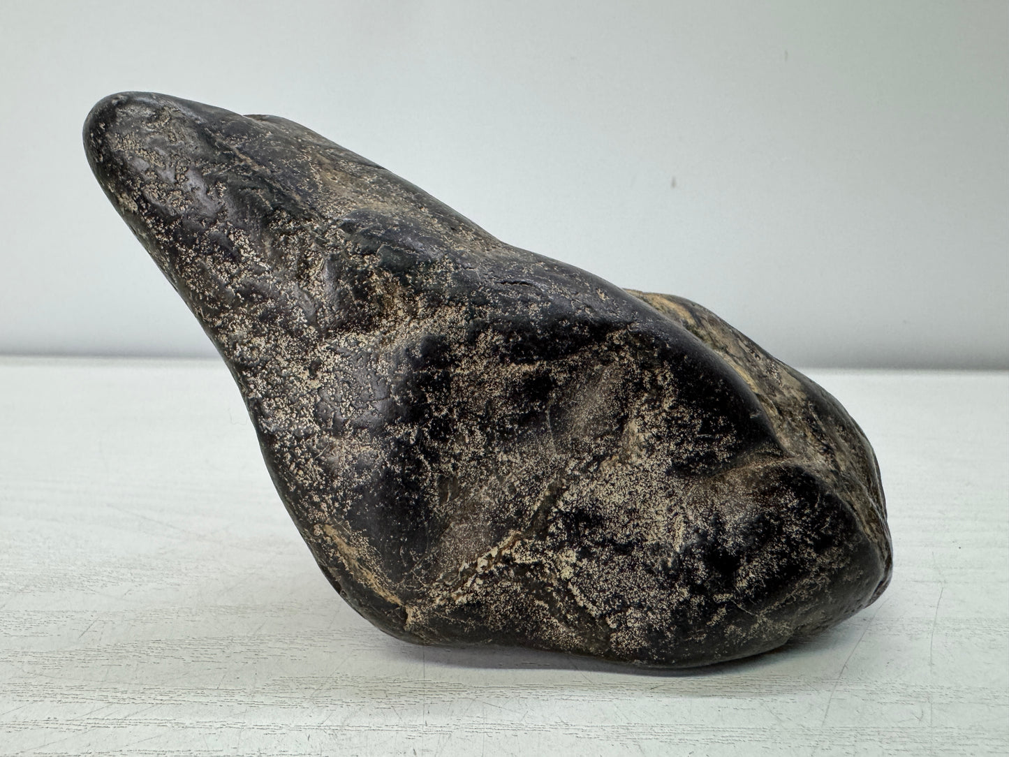 Y10992 OKIMONO Suiseki black viewing stone wooden stand Japan antique interior