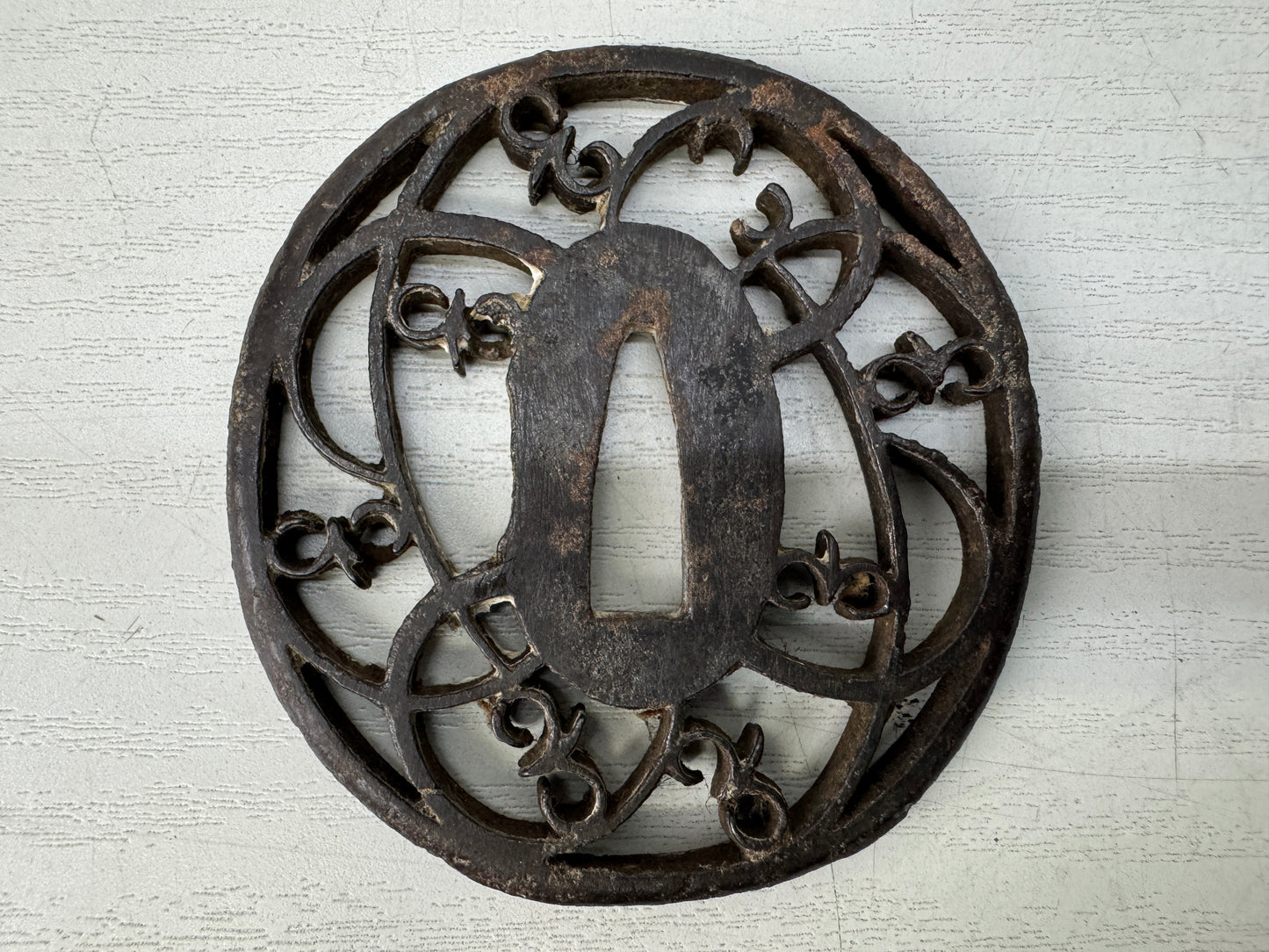 Y11007 TSUBA Iron Wakizashi sword guard Japan antique samurai katana koshirae