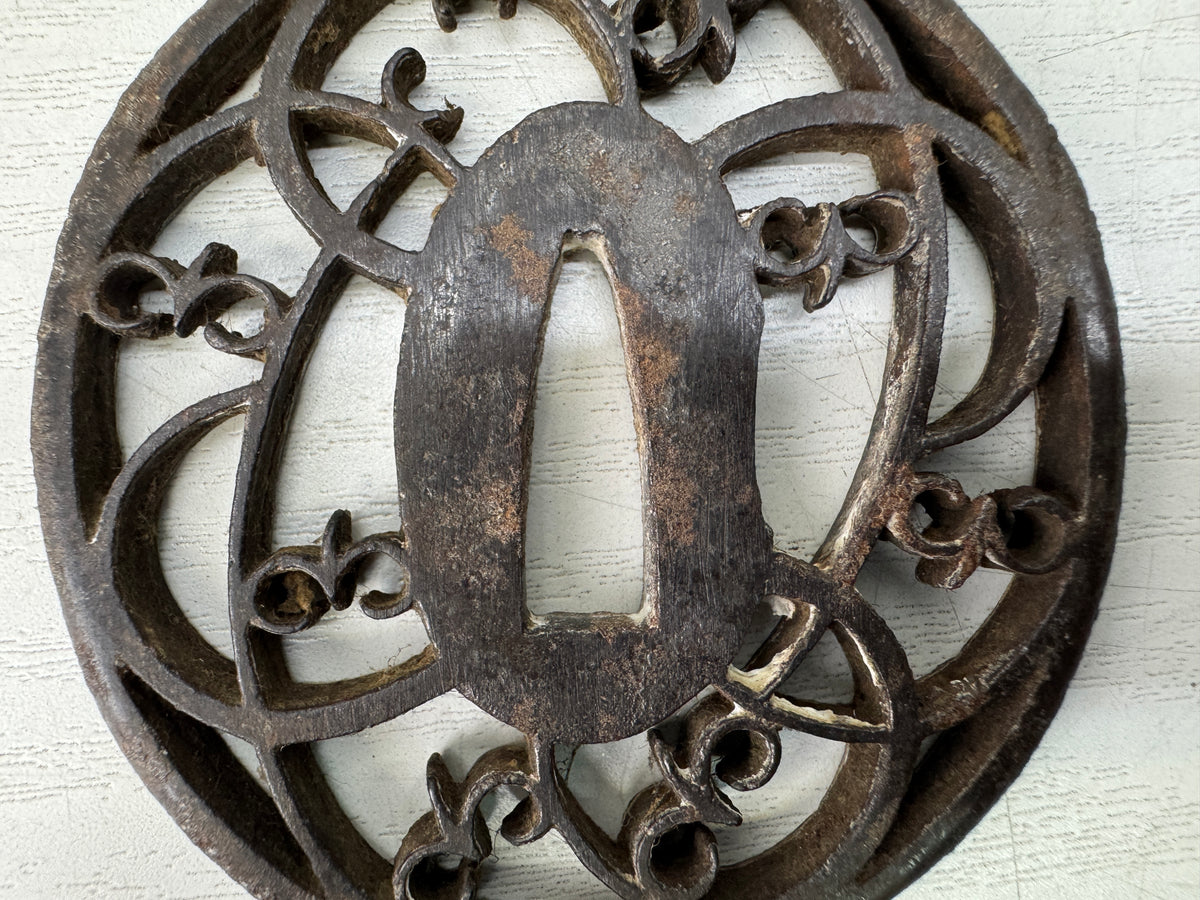 Y11007 TSUBA Iron Wakizashi sword guard Japan antique samurai katana koshirae