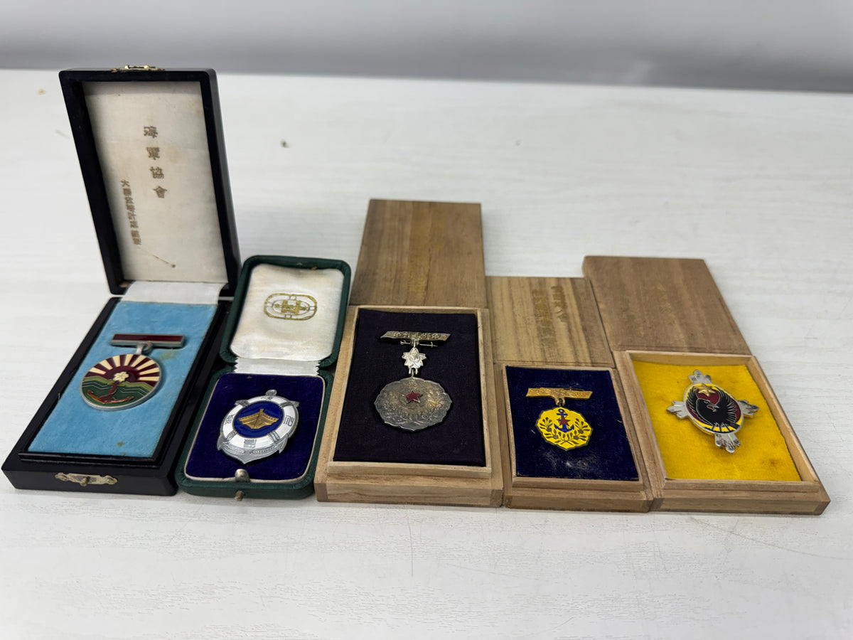 Y11013 Imperial Japan Army Military badges set of 5 box Japanese WW2 vintage