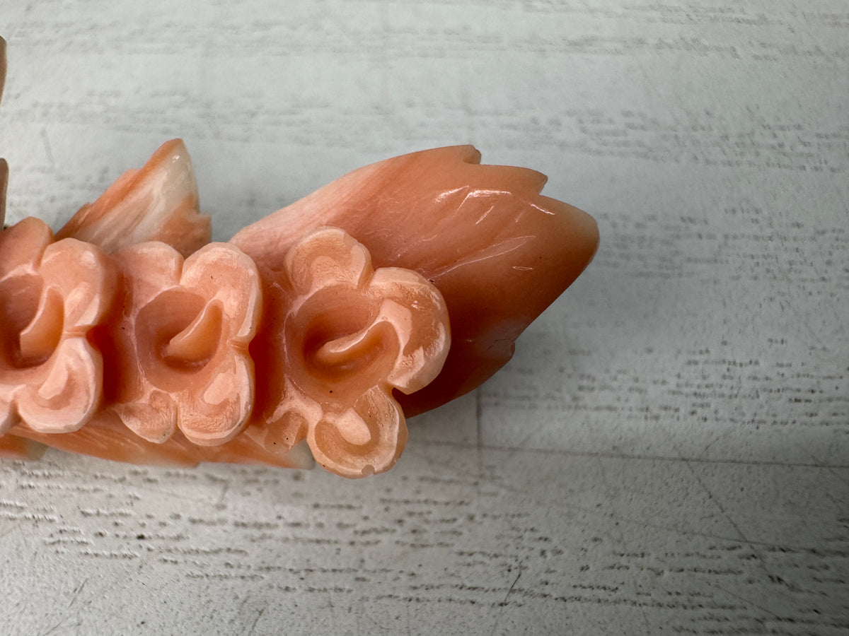 Y11027 BROOCH Genuine Coral Floral sculpture Japan antique accessory fashion