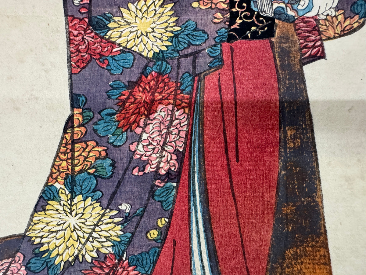 Y11044 WOODBLOCK PRINT Toyokuni Cat Beautiful woman backed creased Japan antique