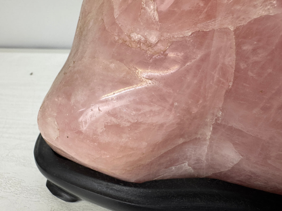 Y11055 OKIMONO Rose Quartz raw stone wooden stand Japan antique interior decor
