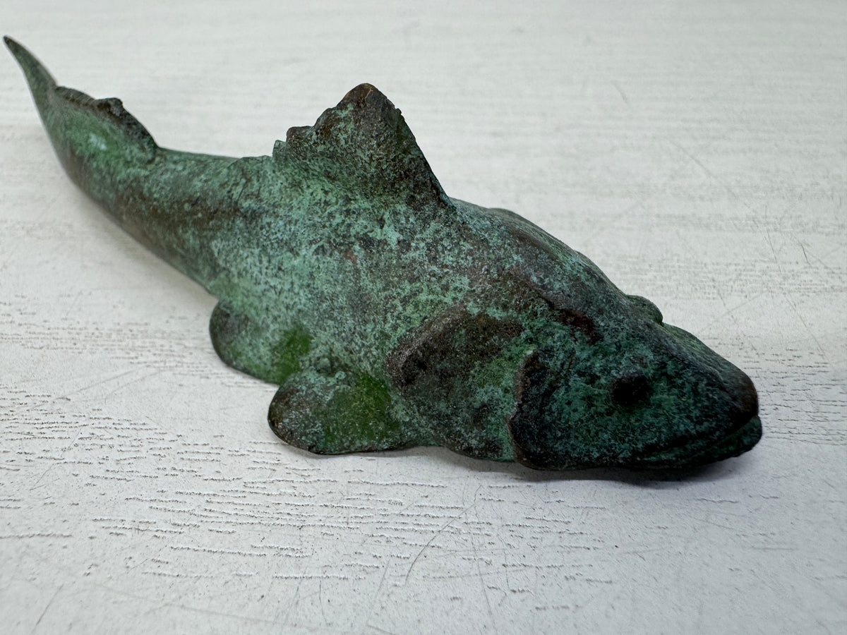 Y11070 OKIMONO Bronze Paperweight Fish signed box Japan antique figure figurine