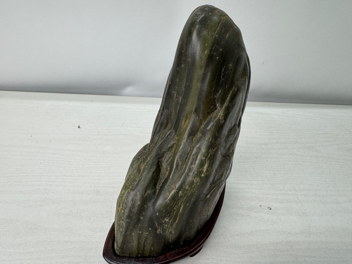 Y11095 OKIMONO Green viewing stone Suiseki wooden stand Japan antique interior