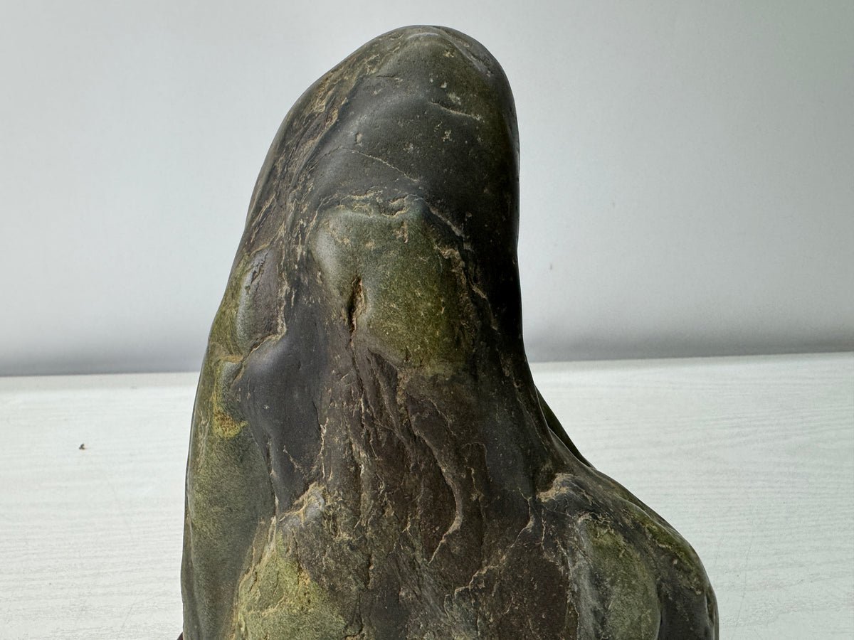 Y11095 OKIMONO Green viewing stone Suiseki wooden stand Japan antique interior