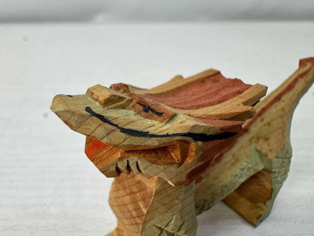 Y11100 OKIMONO small wood caving Dragon figurine Japan antique interior ornament