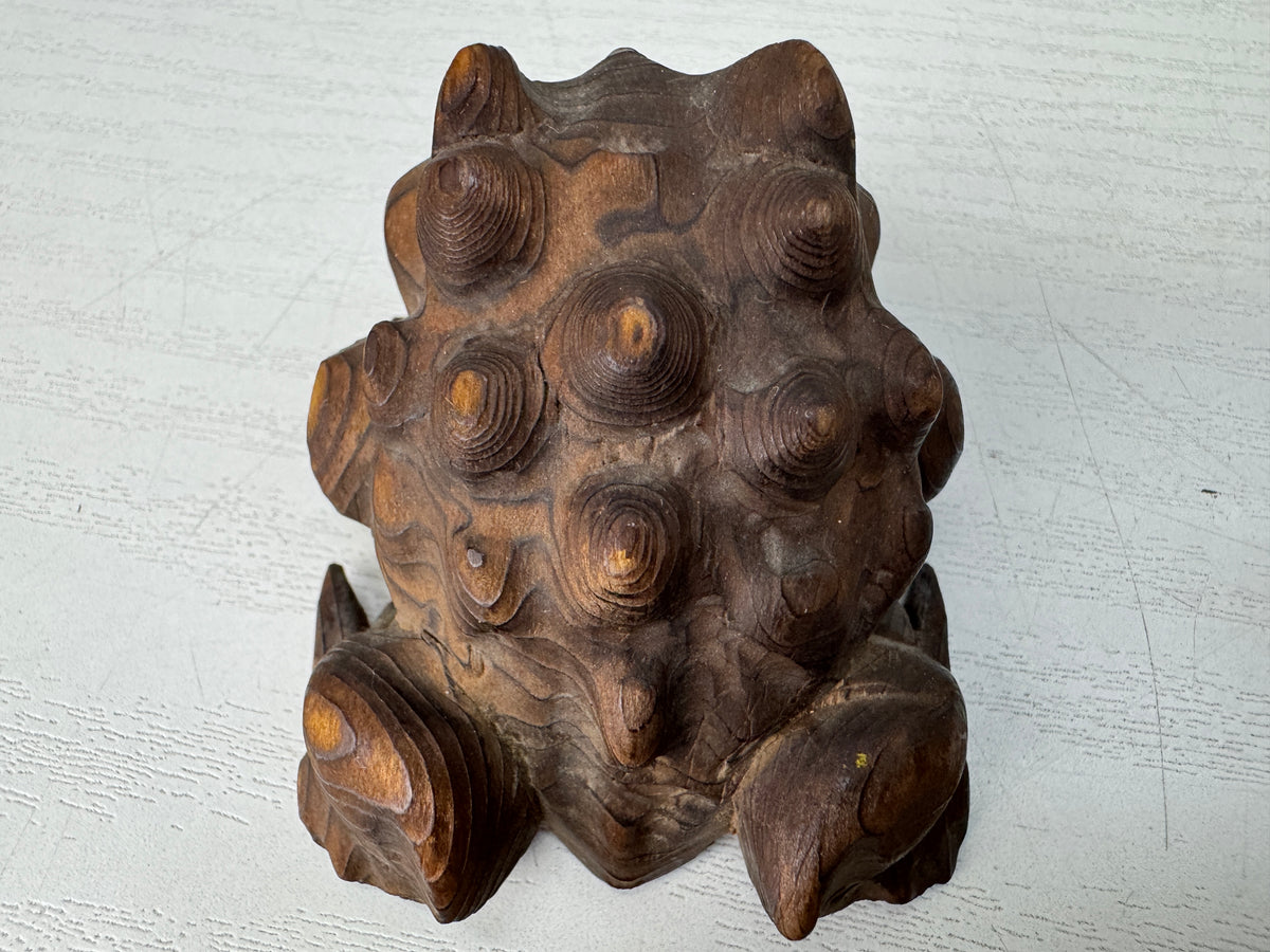 Y11101 OKIMONO wood carving 2 Frogs crystal eyes Japan antique interior ornament